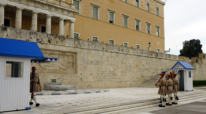 Athen: Ehrenwache am Grab des unbekannten Soldaten