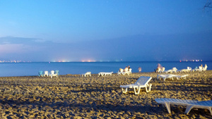 Ein Strand auf Korfu am Abend
