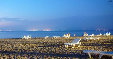 Ein Strand auf Korfu am Abend