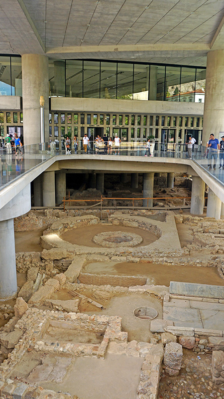 Freigelegte Ruinen unterhalb des Akropolis-Museums