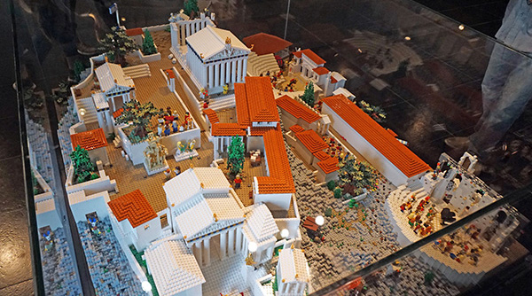 Die Akropolis, gebaut mit Lego Steinen
