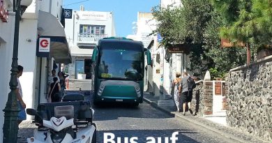 Bus auf Santorin