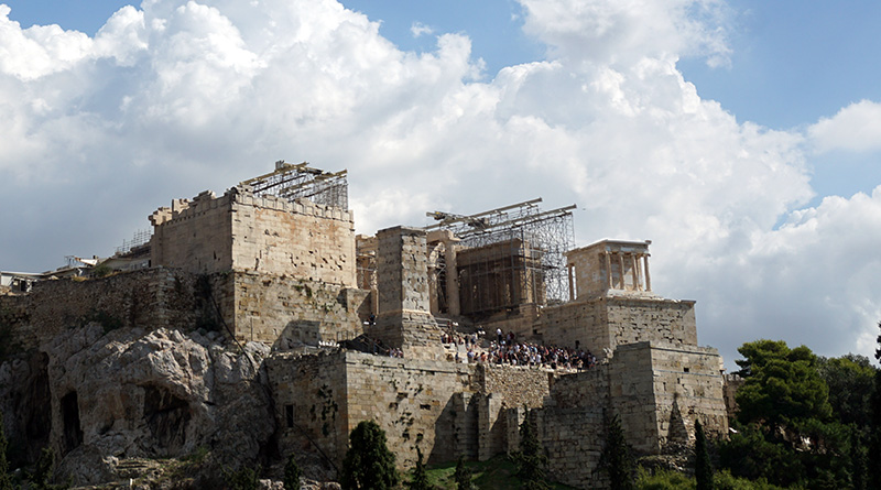 Foto der Propyläen an der Akropolis in Athen