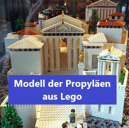 Die Propyläen im Modell der Akropolis aus Lego