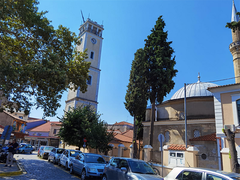 Uhrturm und Eski-Moschee