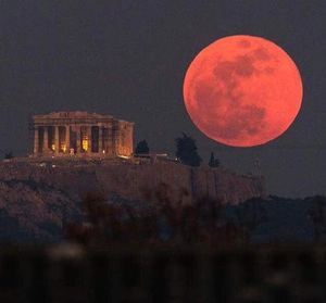 Vollmond über der Akropolis