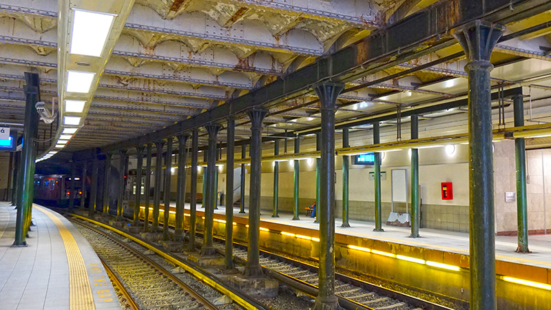 Plattformen der Station Monastiraki