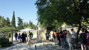 Einlass in den archäologischen Bereich unterhalb der Akropolis