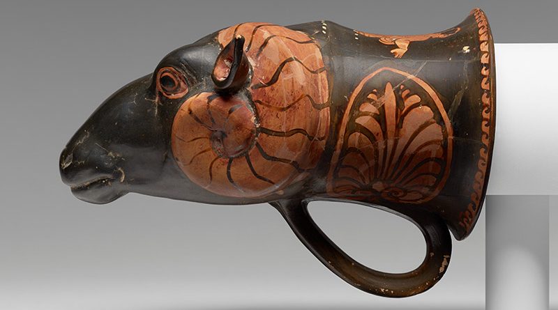 Rhyton in Form eines Widderkopfs