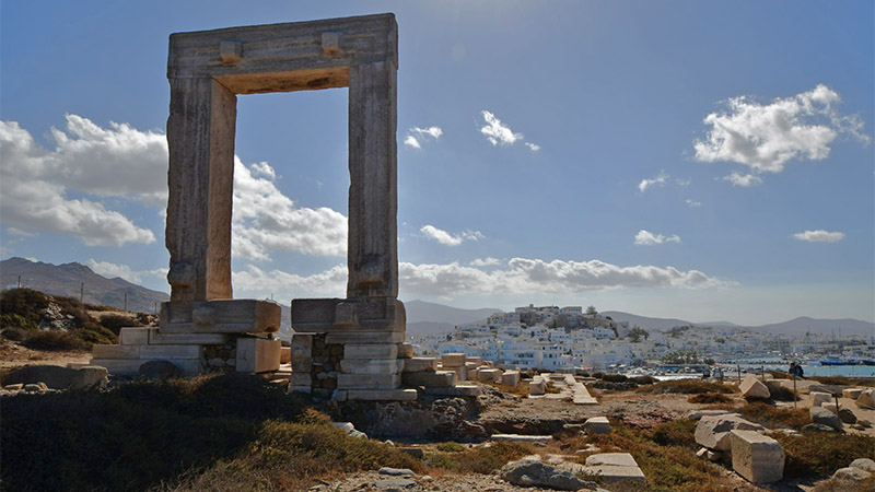 Blick durch die Portara auf Naxos (2024)