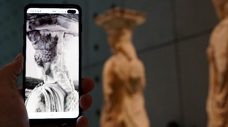 Karyatide vorne rechts (1929 und 2025)