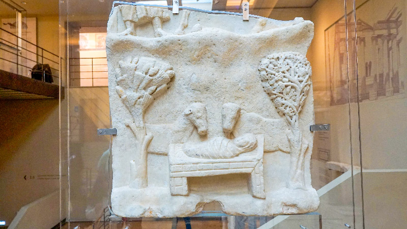 Marmorplatte mit der Geburt Christi