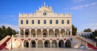 Kirche Panagia Evangelistria auf Tinos