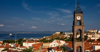 Blick über Bozcaada mit Uhrturm