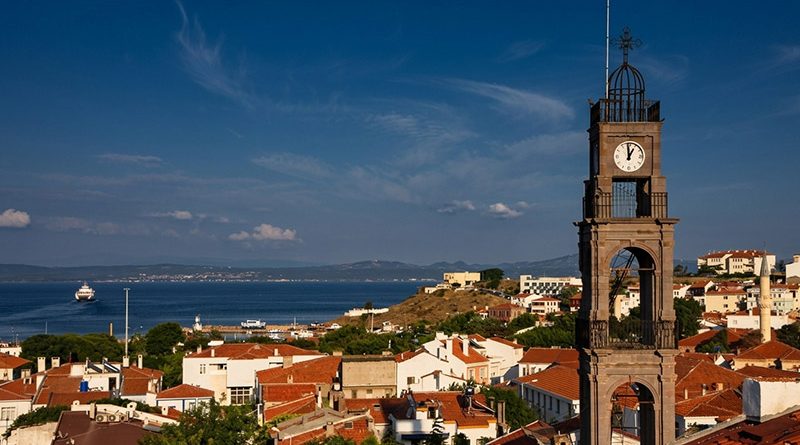 Blick über Bozcaada mit Uhrturm