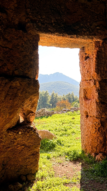 Blick durch die Tür des Rundturms