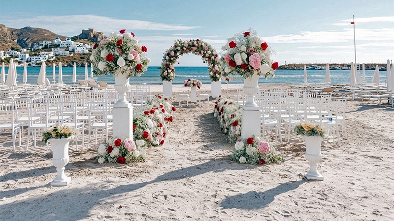 Hochzeitsmobiliar am Strand auf Skyros Hochzeitsmobiliar am Strand auf Skyros