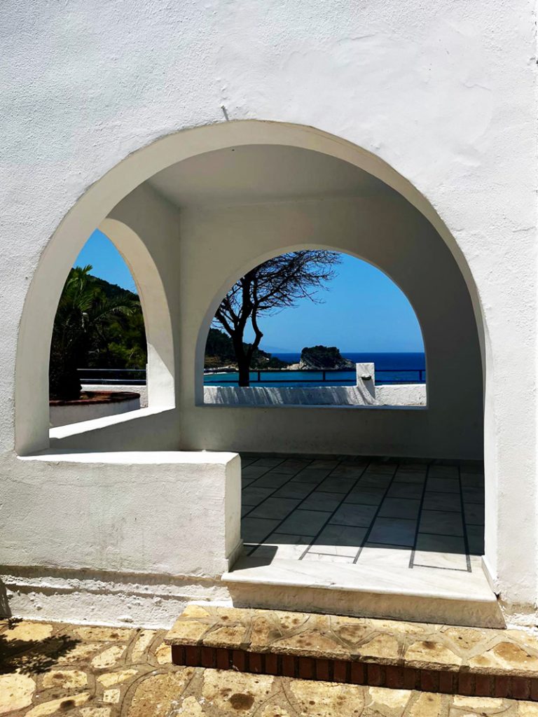 tolles Fotomotiv: Blick durch die Rundbögen
